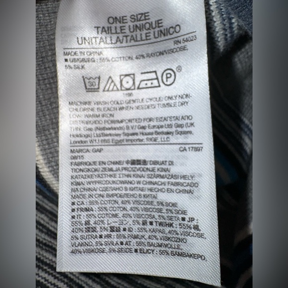 GAP beanies - one size - unisex- 2 total beanie hats - Picture 6 of 7